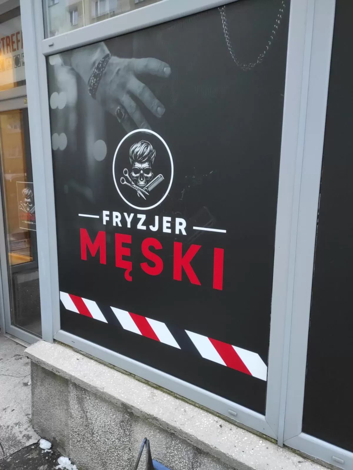 Oklejenie witryny dla Salonu Chillout Barber