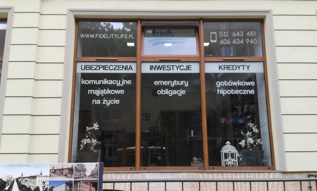 Oklejenie szyb folią ciętą dla Fidelity Life