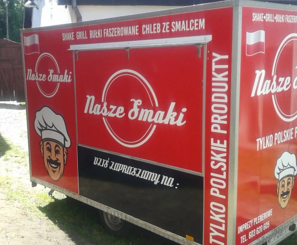 Oklejenie przyczepy gastronomicznej dla “Nasze Smaki”