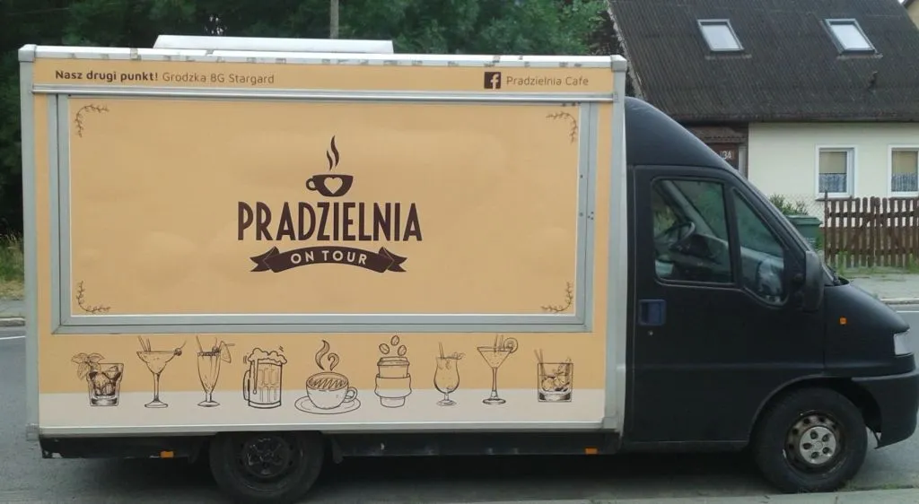Oklejenie przyczepy gastronomicznej dla Pradzielnia On Tour
